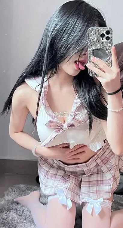 夏笙姑娘角色写真风格作品整理 长发浅色服饰室内角色写真