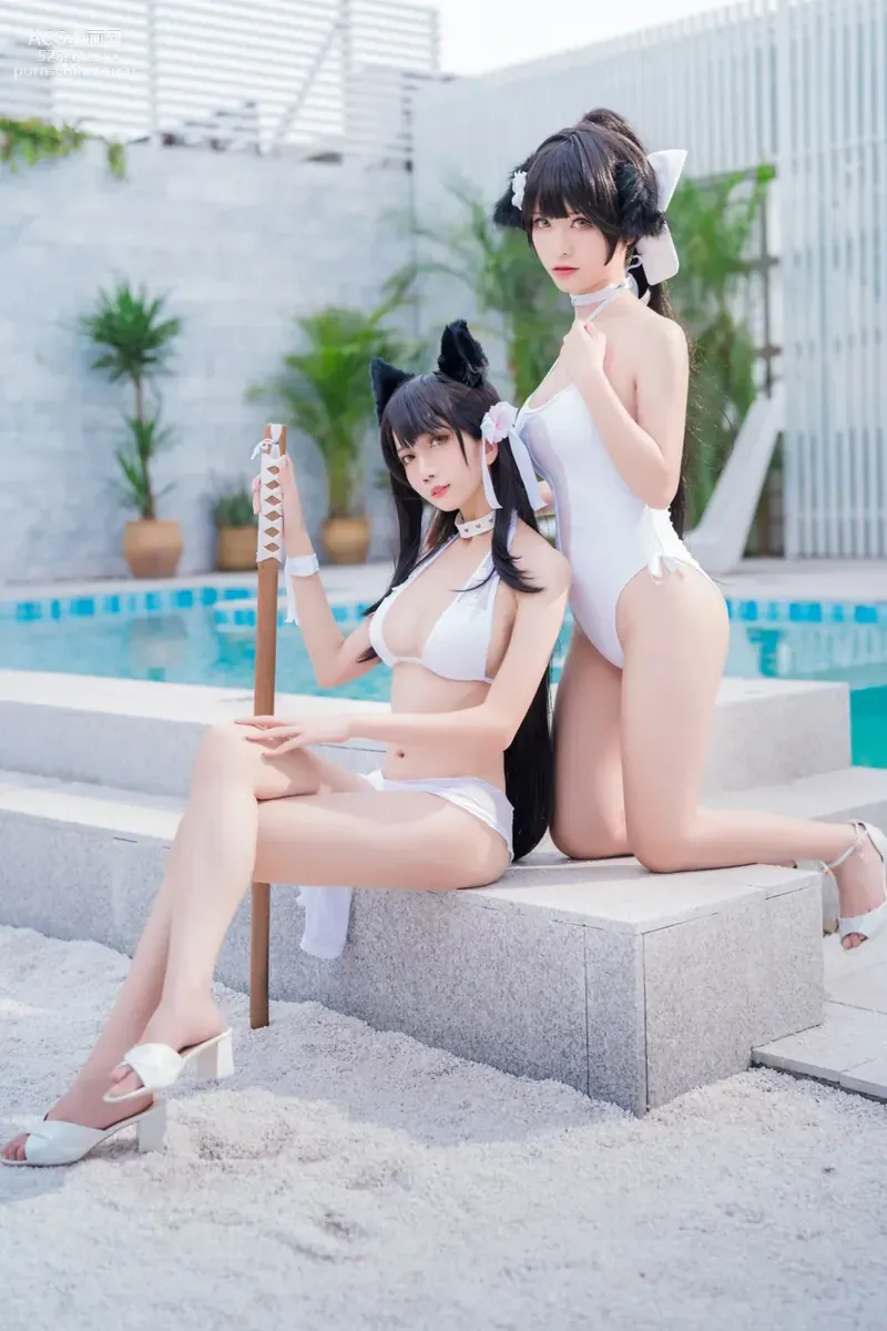 经典兔女郎亮面连体衣棚拍身材线条