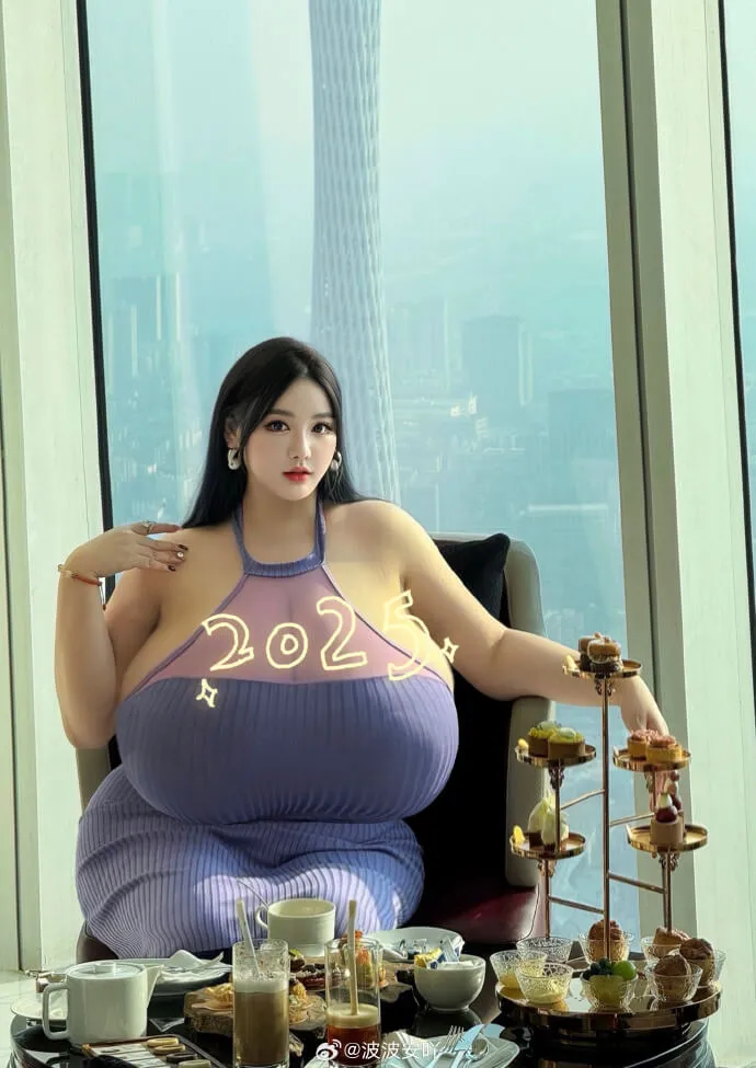 波波安吖角色写真风格作品整理 窗边环境中的紫色服装室内写真