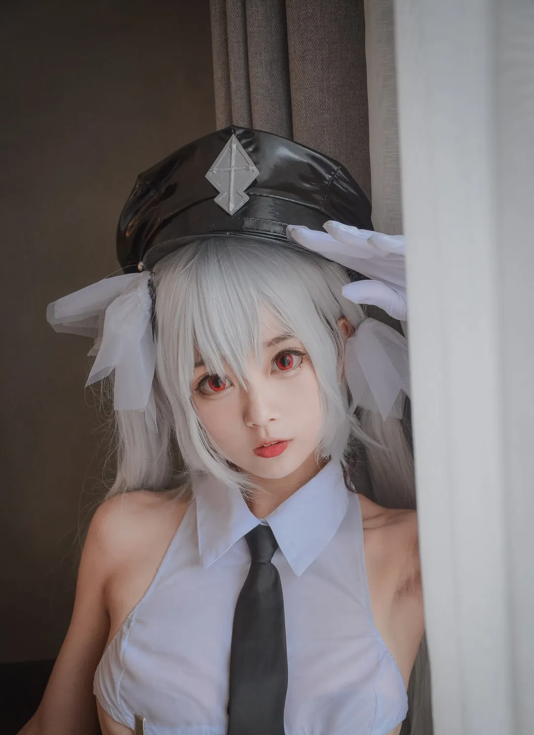 清颜真德秀女巫角色写真作品参考 角色扮演人物近距离镜头视线构图照片