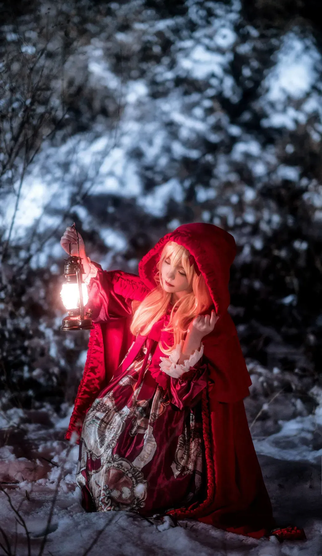 洛可ss小红帽cos风格作品整理 洛可ss红色斗篷小红帽风格雪景造型