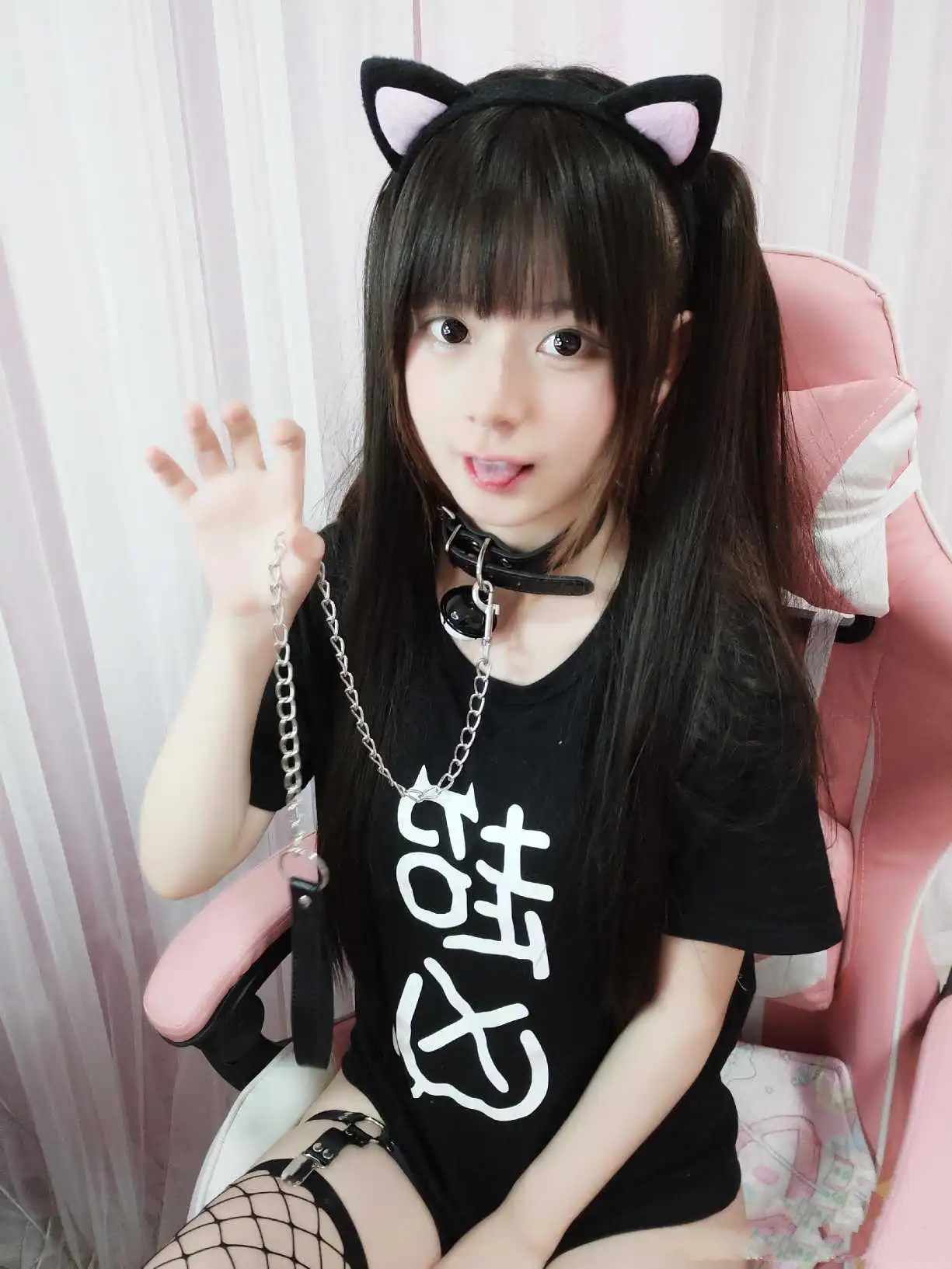 猫猫大人超甜角色扮演风格作品参考 黑色服装搭配猫耳发饰的角色扮演造型