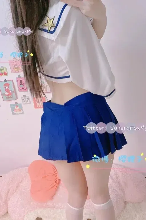 樱狸子制服角色风格作品参考 白蓝配色水手服角色造型照片