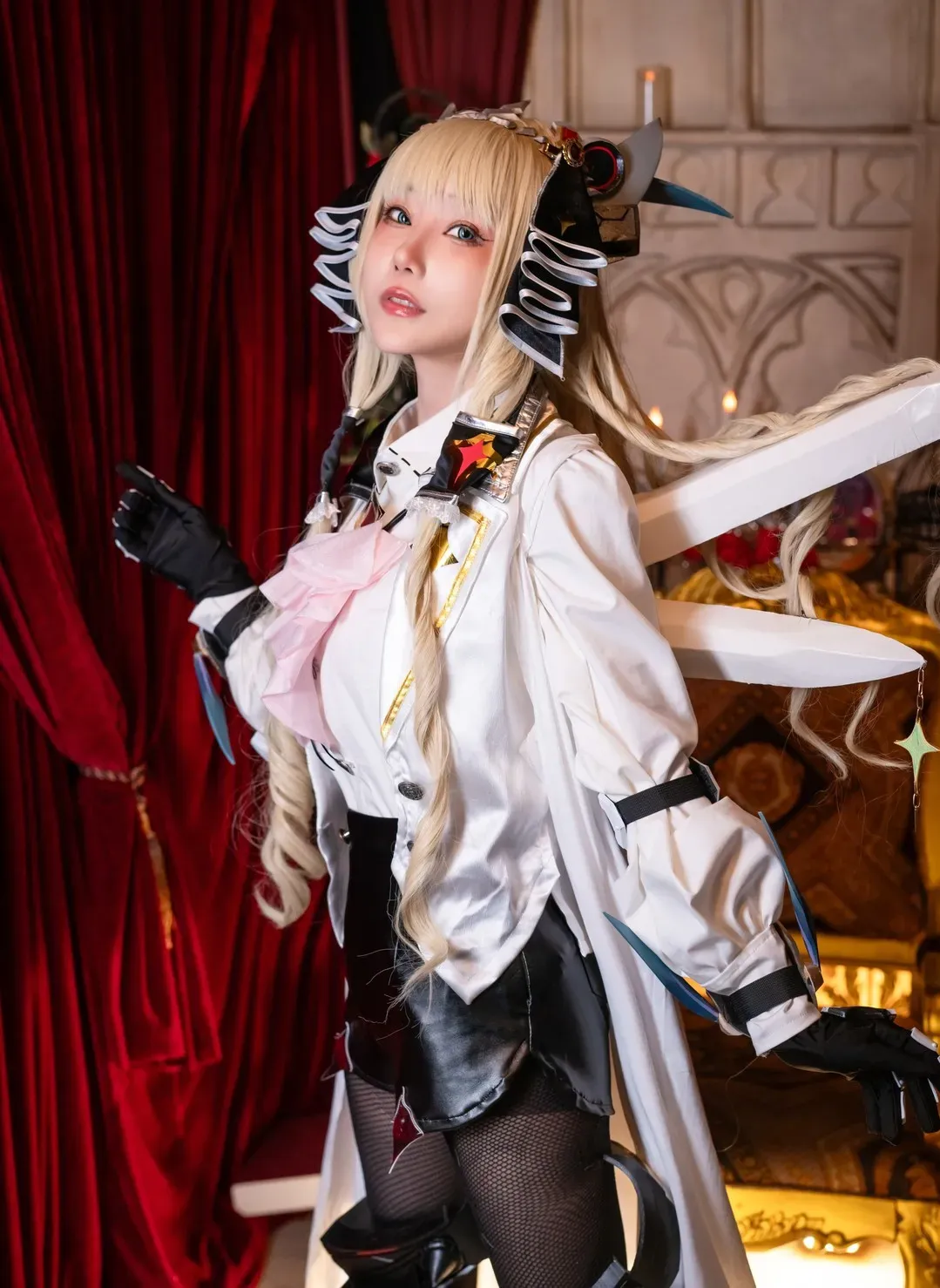 楊衣Yangyi cosplay角色写真风格作品参考 角色写真中的发型、服装和造型元素展示